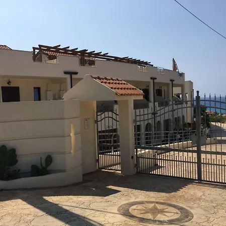 Esmie | Exclusive Development Zambrone